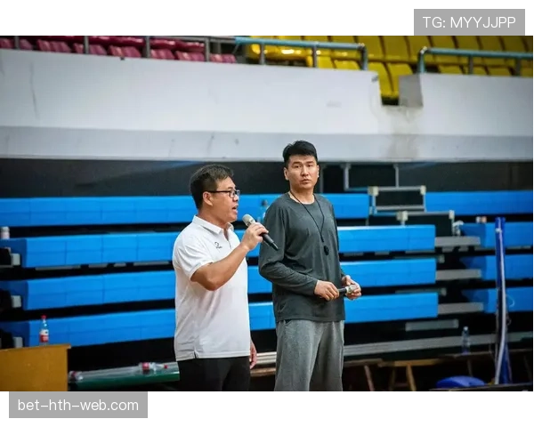 篮球比赛中的非法掩护如何判定，违例与犯规解析