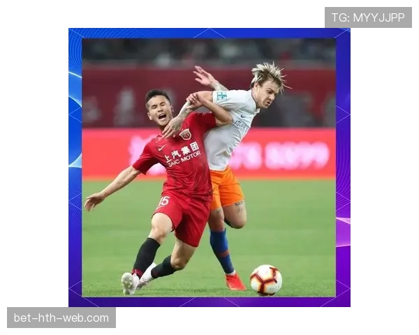 足球规则中合法冲撞的判罚标准与关键条件详解
