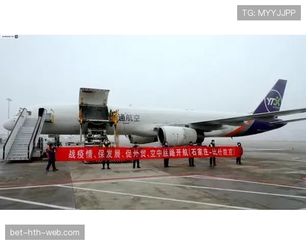 法国队近期欧预赛展现稳固后防,锋线持续调整需观察磨合效果 法国队近期欧预赛展现稳固后防,锋线持续调整需观察磨合效果